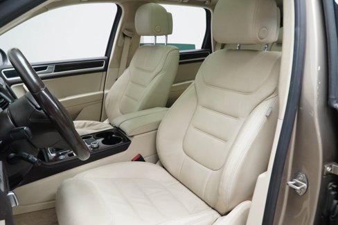 Used 2015 Volkswagen Touareg TDI image 34