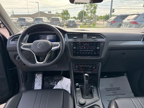 Certified 2022 Volkswagen Tiguan SE image 20