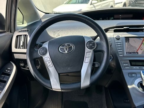 Used 2015 Toyota Prius Four image 17