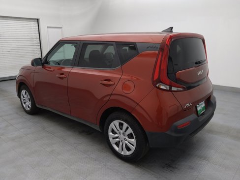 Used 2022 Kia Soul LX image 3