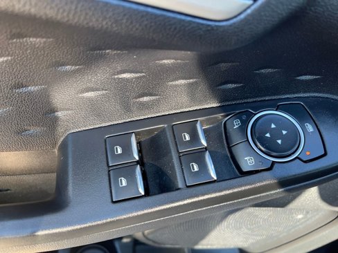 Used 2020 Ford Escape SE image 14