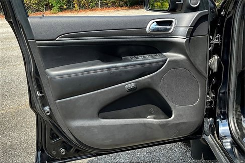 Used 2018 Jeep Grand Cherokee Limited image 19