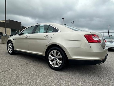 Used 2010 Ford Taurus SEL image 5