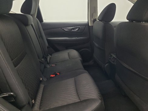 Used 2018 Nissan Rogue S image 19