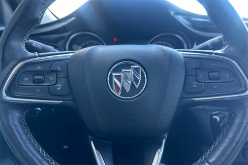Used 2020 Buick Encore GX Essence w/ Experience Buick Package image 26