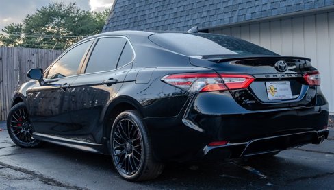 Used 2019 Toyota Camry SE image 3