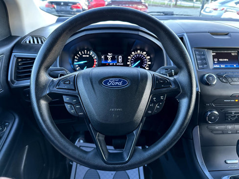 Used 2018 Ford Edge SE image 14