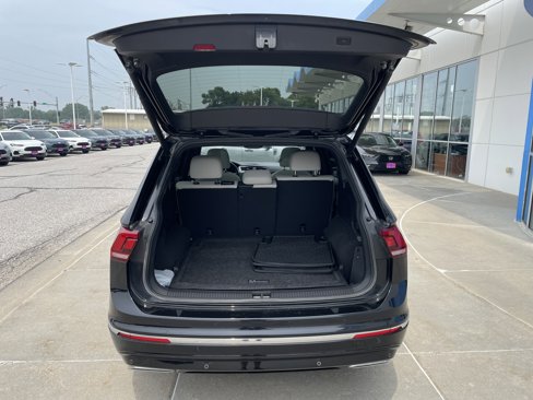 Used 2020 Volkswagen Tiguan SEL Premium R-Line image 9