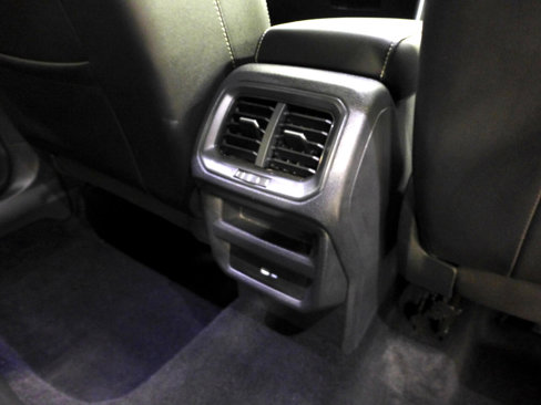 Used 2022 Volkswagen Taos SE w/ Panoramic Sunroof Package image 50