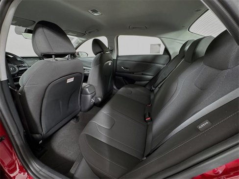 New 2025 Hyundai Elantra SE image 20