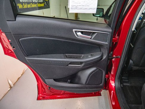 Used 2021 Ford Edge SEL image 9