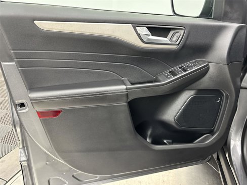 Used 2021 Ford Escape SE image 26