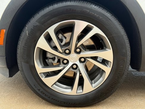 Certified 2021 Buick Envision Essence w/ Technology Package I image 6