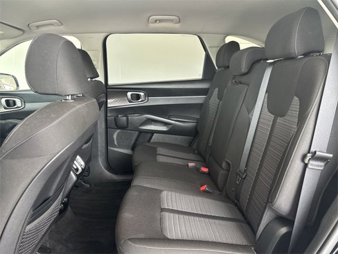 Used 2021 Kia Sorento LX image 18