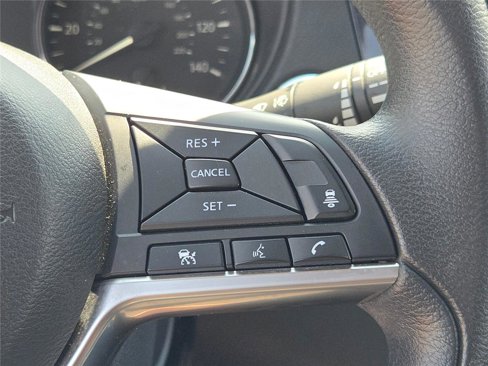 Used 2020 Nissan Rogue SV image 34