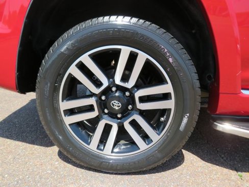 Used 2017 Toyota 4Runner Limited image 18