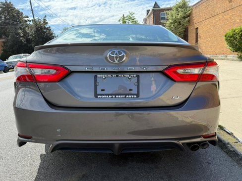 Used 2018 Toyota Camry SE w/ Moonroof Package image 5