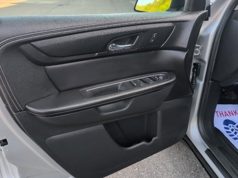 Used 2016 GMC Acadia SLE image 15