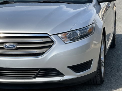 Used 2019 Ford Taurus SE image 37