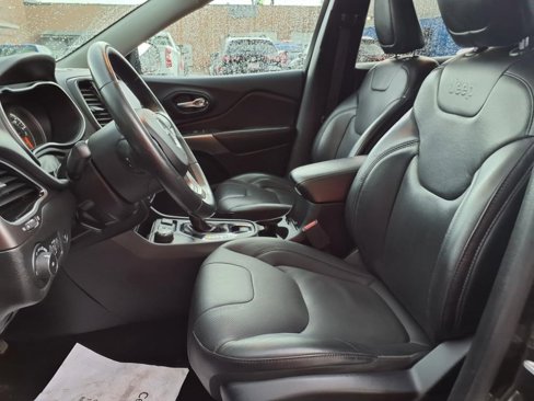 Used 2019 Jeep Cherokee Limited image 13
