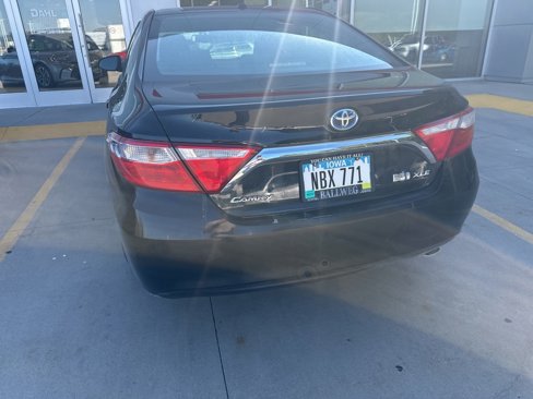 Used 2016 Toyota Camry LE image 15