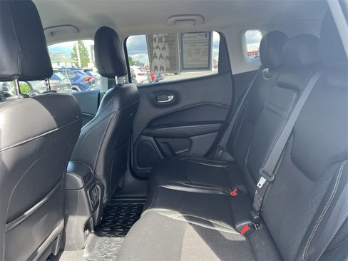 Used 2018 Jeep Compass Latitude image 14