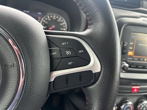 Used 2016 Jeep Renegade Trailhawk image 29