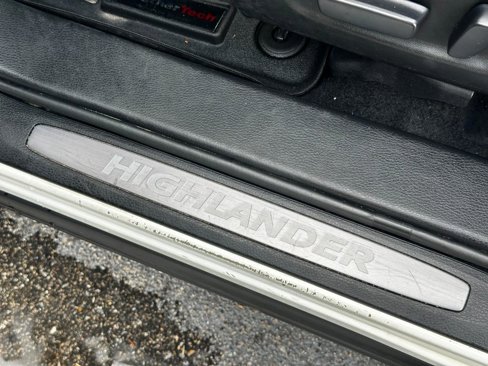 Used 2017 Toyota Highlander Limited Platinum image 29