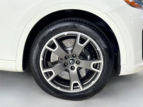 Used 2023 Maserati Levante Modena image 40