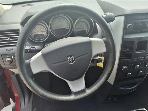 Used 2010 Dodge Grand Caravan SE image 16
