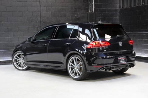 Used 2017 Volkswagen Golf R 4-Door image 56