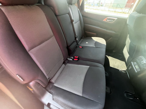Used 2018 Nissan Pathfinder SV w/ SV Tech Package image 46