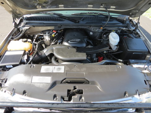 Used 2003 Chevrolet Tahoe LS w/ Cargo Package image 28