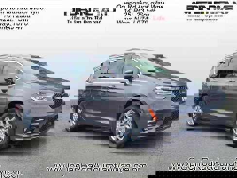 Used 2022 Chrysler Pacifica Touring-L image 1
