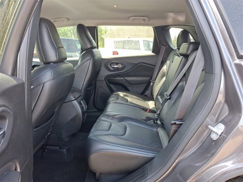 Used 2021 Jeep Cherokee Trailhawk w/ Technology Group image 10