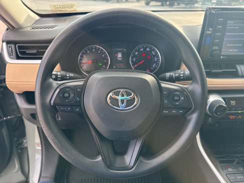 Used 2020 Toyota RAV4 XLE image 22