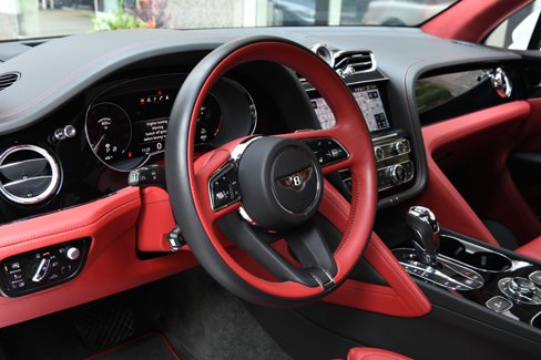 Used 2023 Bentley Bentayga image 14