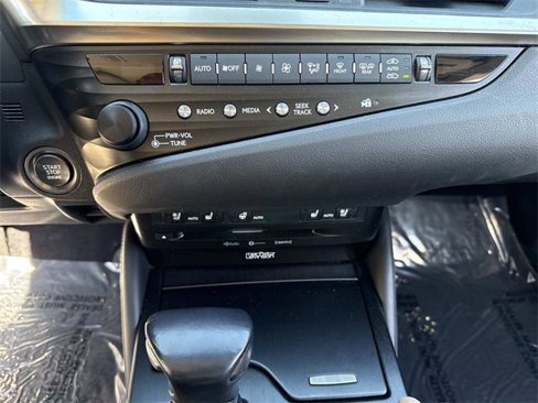 Used 2019 Lexus ES 350 image 25