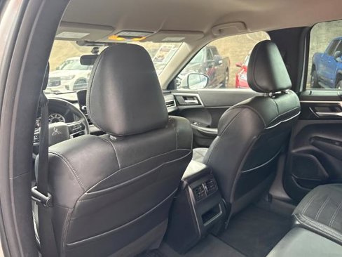 Used 2023 Mitsubishi Outlander SE image 20