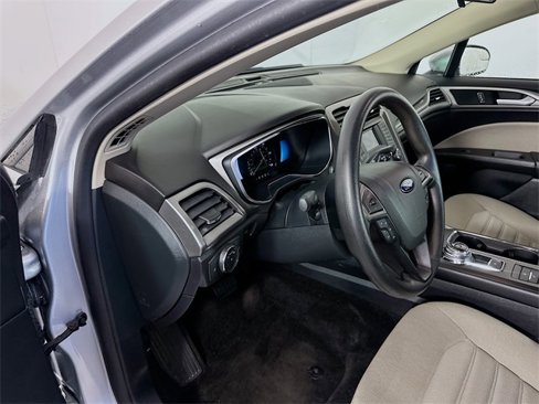 Used 2018 Ford Fusion S image 9