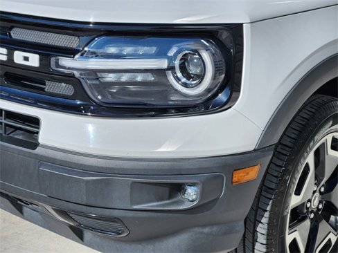Used 2021 Ford Bronco Sport Outer Banks w/ Outer Banks Package image 9
