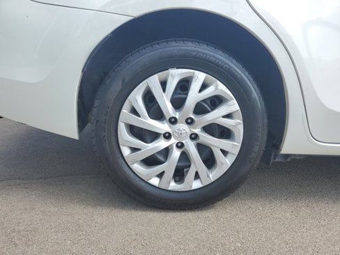 Used 2019 Toyota Corolla LE image 6