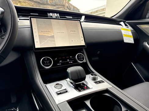 New 2026 Jaguar F-PACE R-Dynamic S image 9