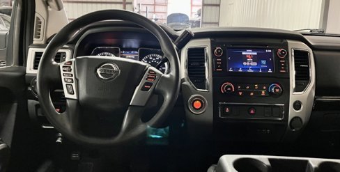 Used 2019 Nissan Titan SV image 18