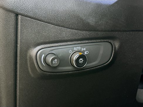 Used 2019 Chevrolet Equinox LT image 10