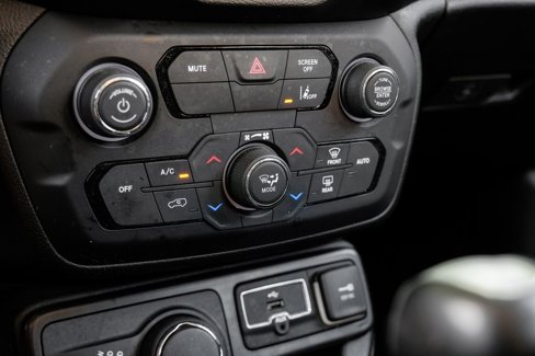 Used 2021 Jeep Renegade Limited w/ Sun & Sound Group image 36