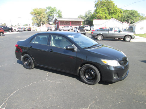 Used 2011 Toyota Corolla LE image 1