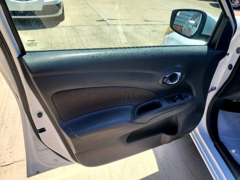 Used 2018 Nissan Versa SV image 14