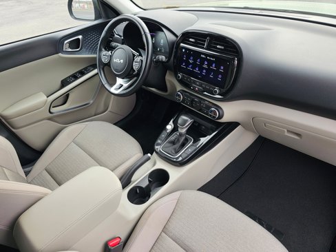 Used 2023 Kia Soul EX image 16