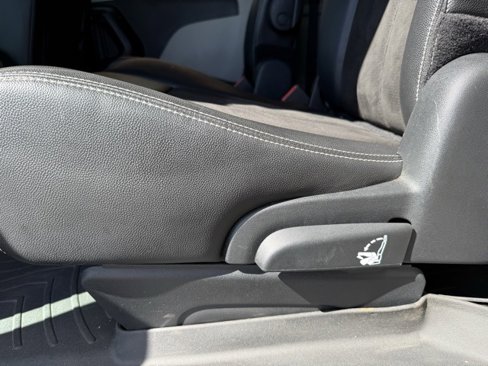 Used 2019 Dodge Grand Caravan SXT image 17